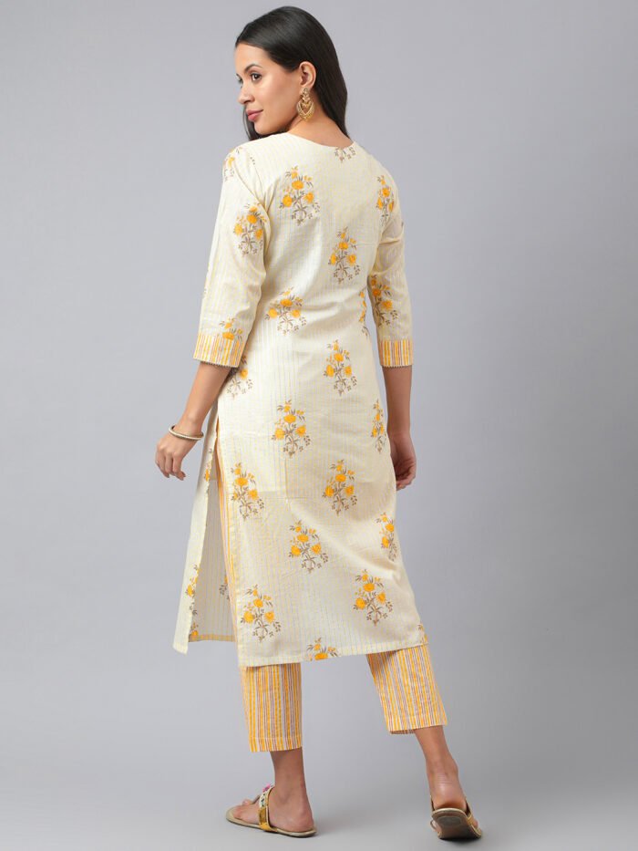 Women Floral Print Straight Kurta with Pants - Image 5