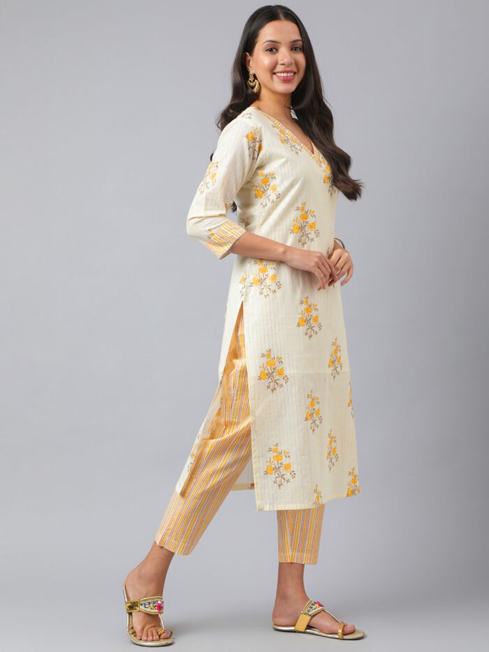Women Floral Print Straight Kurta with Pants - Image 3