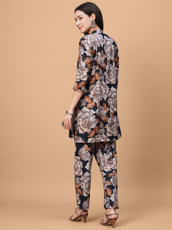 Women’s Cotton Straight Printed Kurta With Pant - Image 5