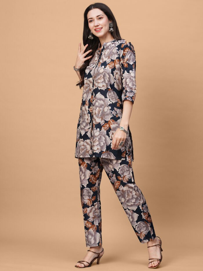 Women’s Cotton Straight Printed Kurta With Pant - Image 4