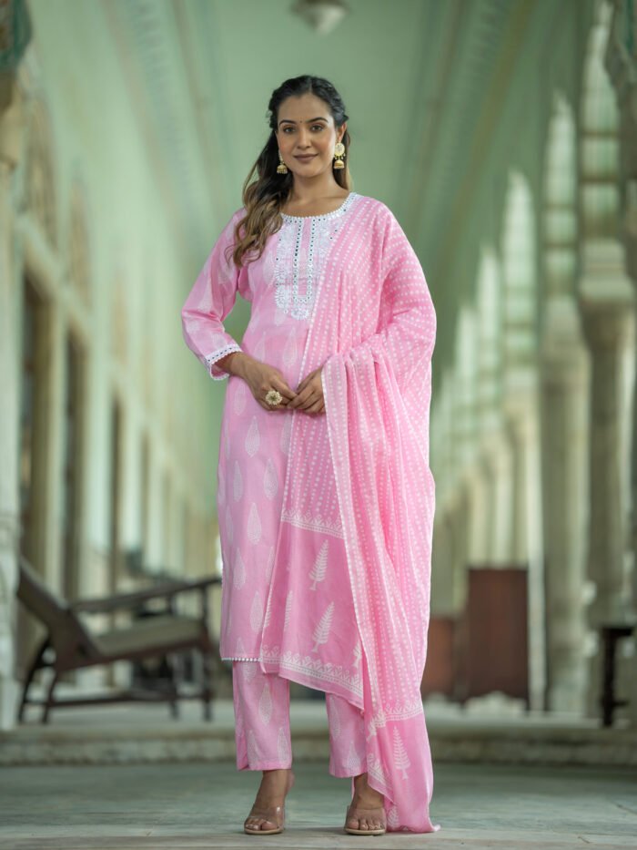 Women Floral Print Straight Light Pink Kurta Suit Set - Image 5