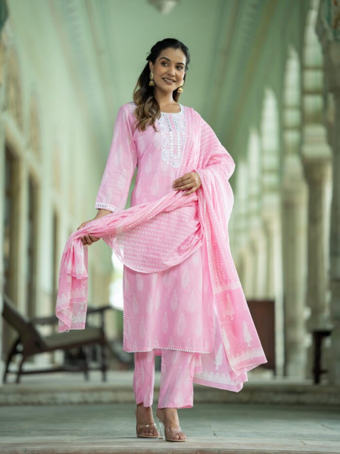 Women Floral Print Straight Light Pink Kurta Suit Set - Image 2
