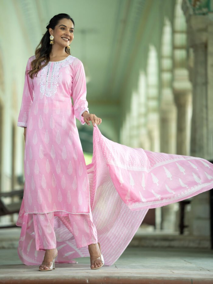 Women Floral Print Straight Light Pink Kurta Suit Set - Image 3