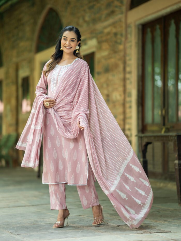Women Floral Print Straight Peach Kurta Suit Set - Image 2