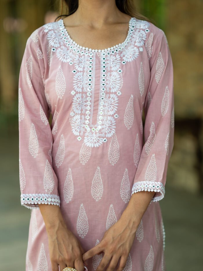 Women Floral Print Straight Peach Kurta Suit Set - Image 7