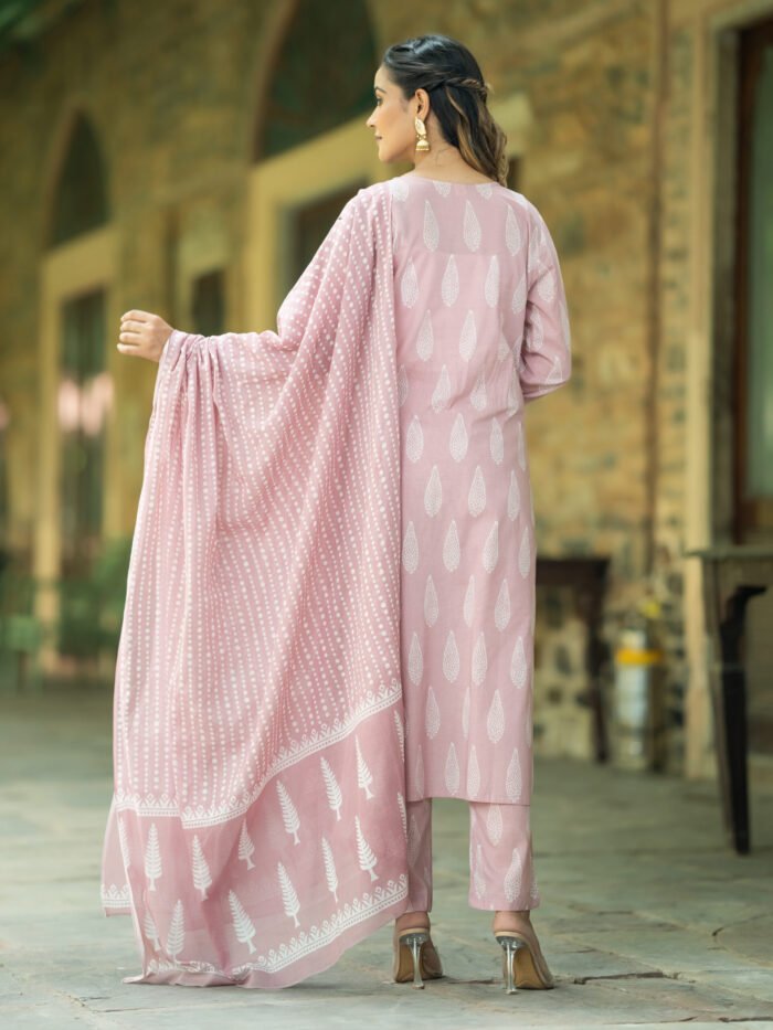 Women Floral Print Straight Peach Kurta Suit Set - Image 4