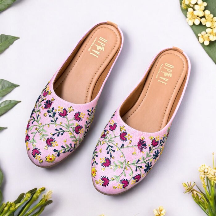 Women Pink Toned Woven Design Ethnic Mojaris
