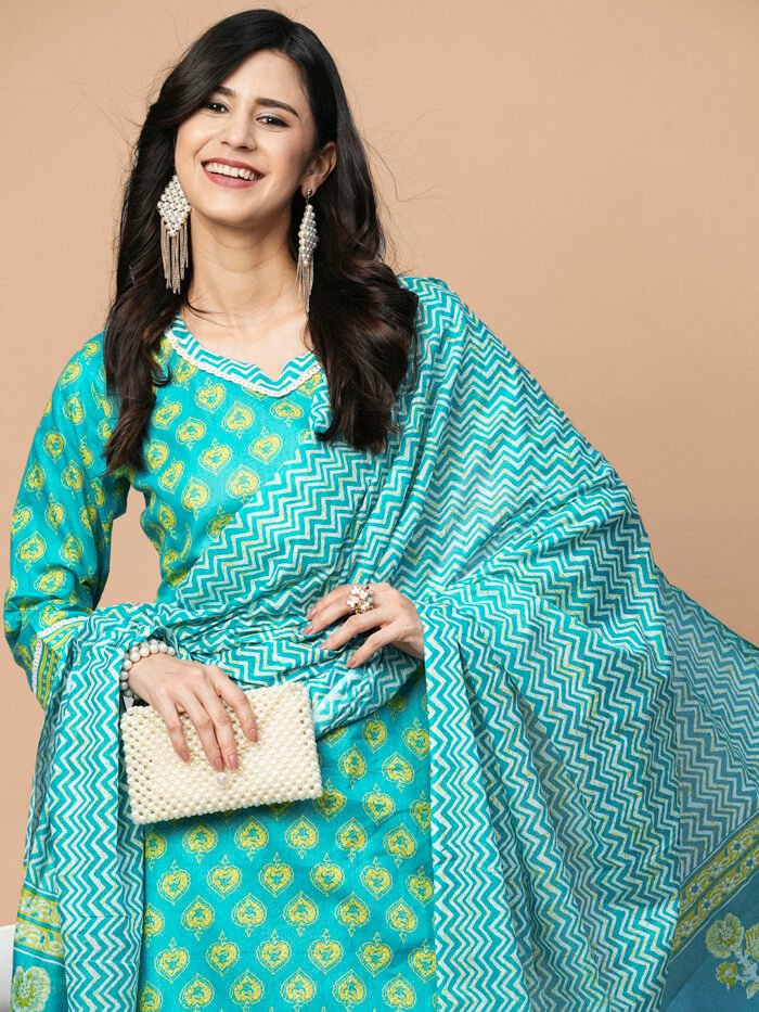 Floral Printed Pure Cotton Kurta With Pant & Dupatta - Image 2
