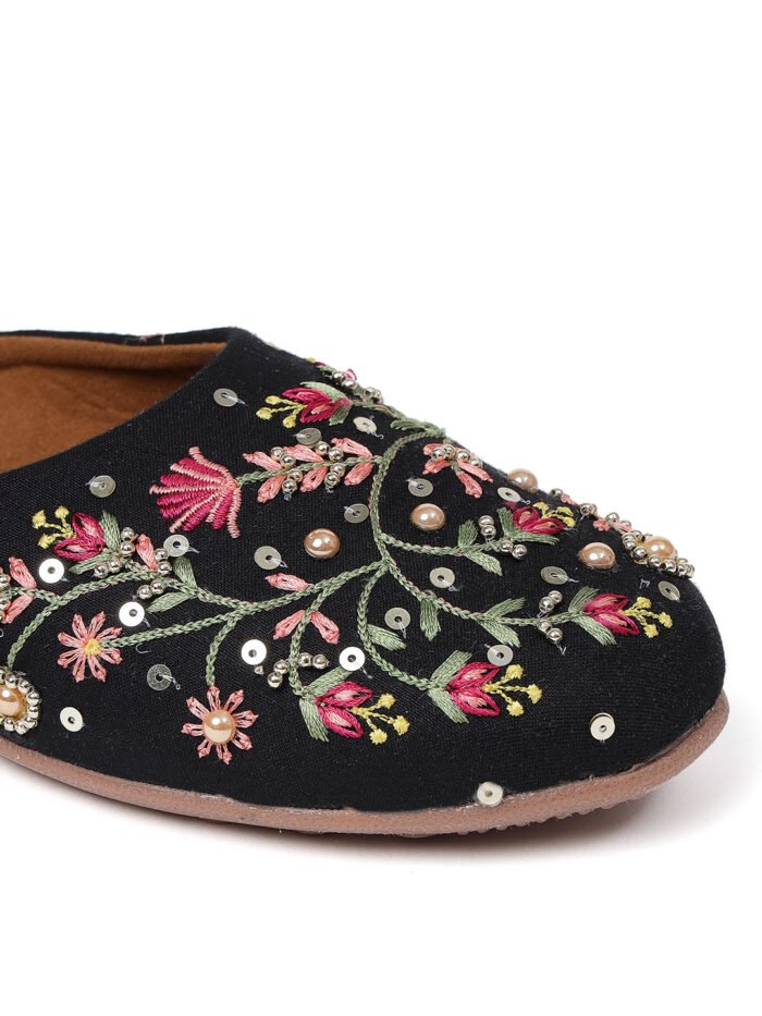 Women Black Ethnic Flats - Image 4