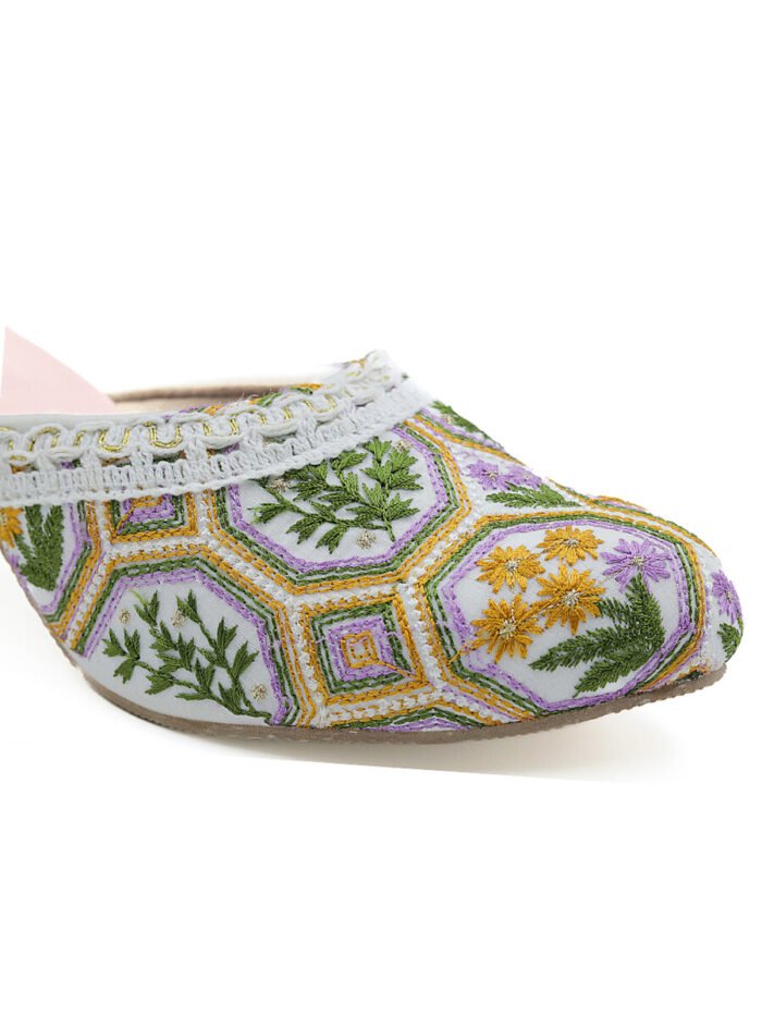 Vintage Bloom Ivory Embroidered Block Heels - Image 2