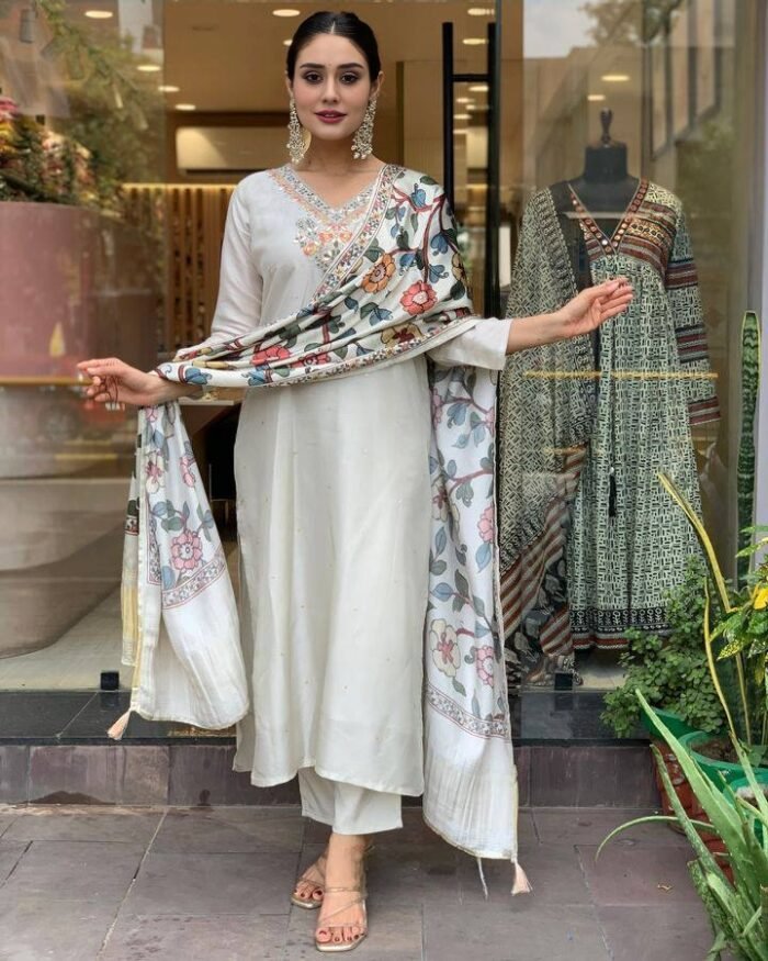 Off White Threadwork Cotton Festive Suit - Image 3