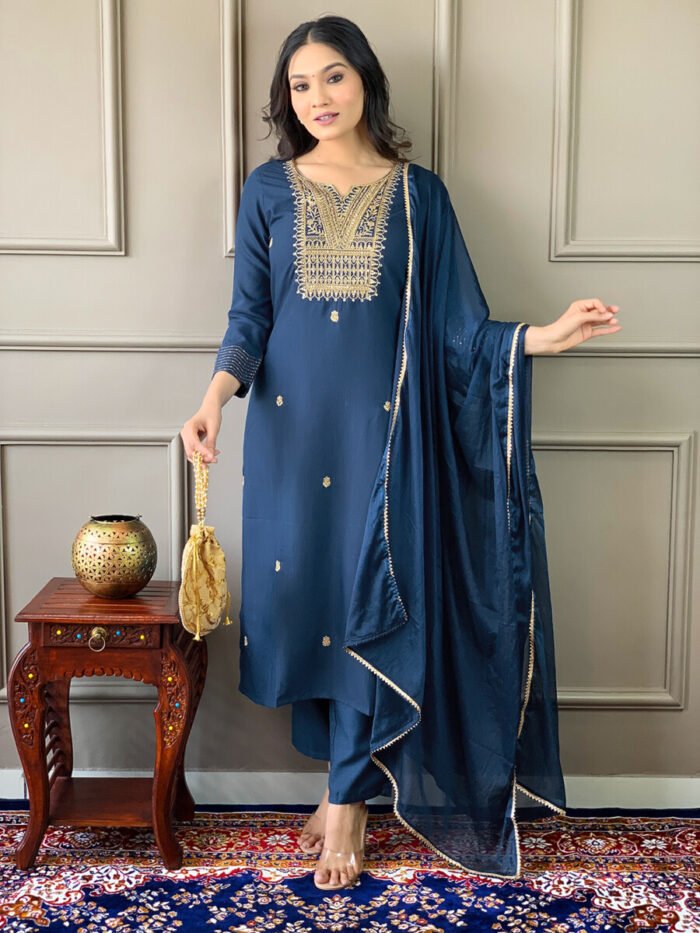 Women Multi Coloured Floral Kurta Set - Image 2