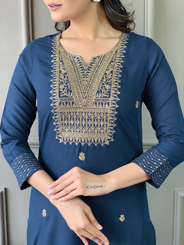 Women Multi Coloured Floral Kurta Set - Image 5