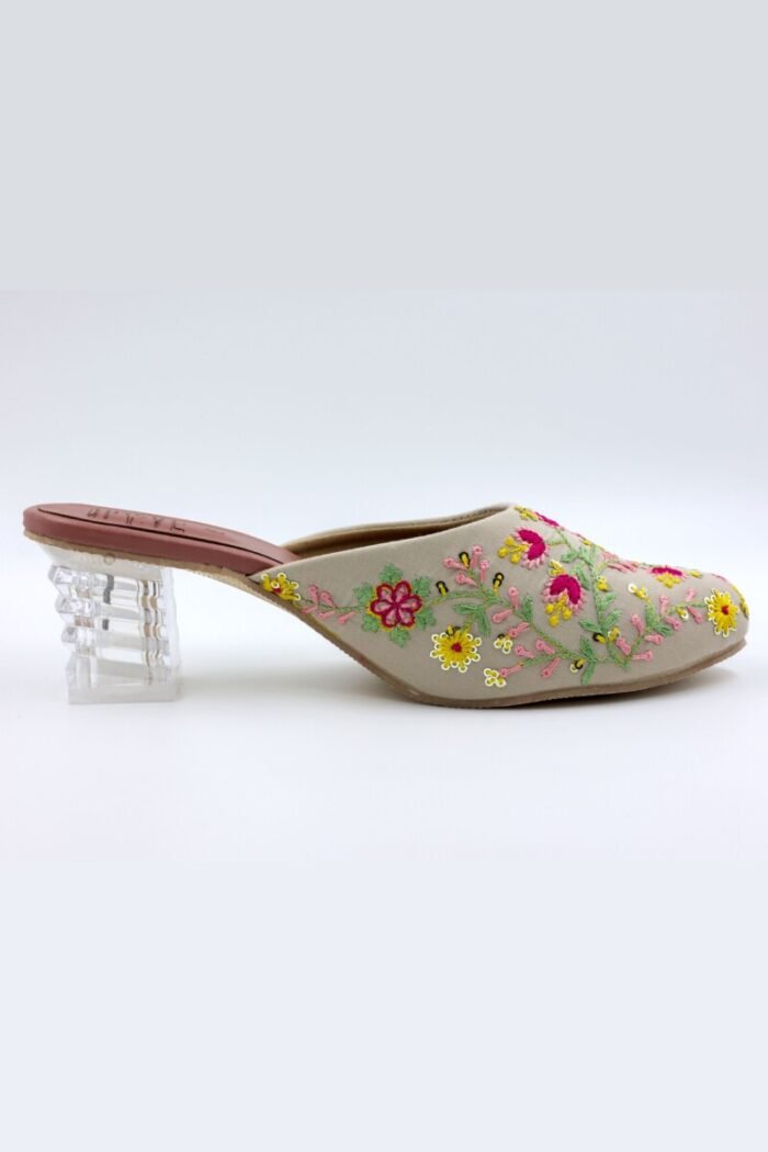 Scarlet Blossom Embroidered Mules 🌺✨ - Image 3